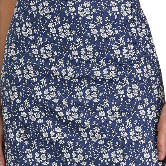 NWT The Vampire’s Wife Nearly Nuthin Skirt in Linen - Picture 5 of 8